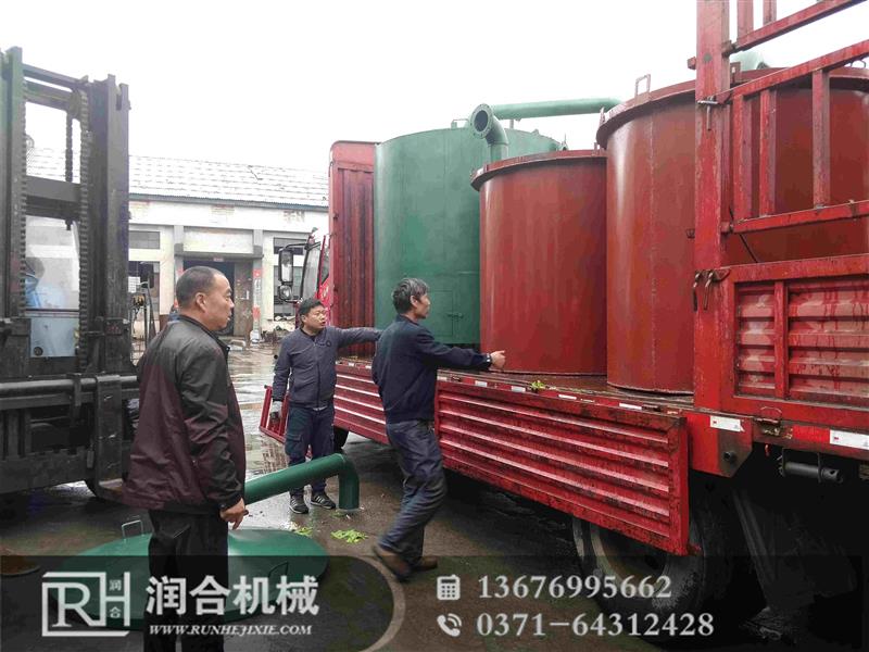 吊裝炭化爐兩臺發(fā)貨